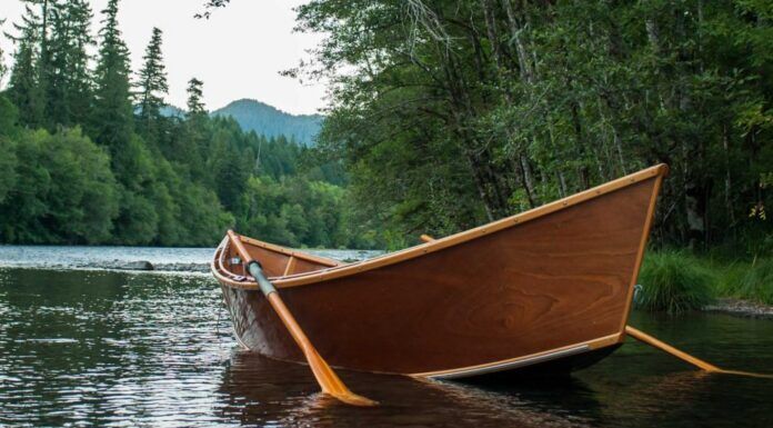 The Drift Boat: A Complete Guide + the Top Tips on Buying a Drift Boat drift boat