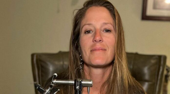 WFS 472 – Fly Tying Techniques with Sara Jo Royalty – Daiichi, Pinfish Fly, Sailing fly tying techniques