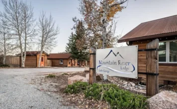 895 | Mountain River Lodge with Jason Pickerill and Jacquie Mosher