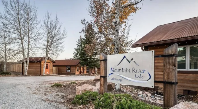 895 | Mountain River Lodge with Jason Pickerill and Jacquie Mosher