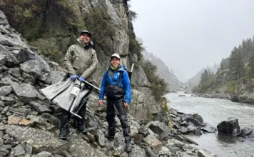 914 | The Salmonfly Project with James Frakes and Jackson Birrell James Frakes and Jackson Birrell - The Salmonfly Project