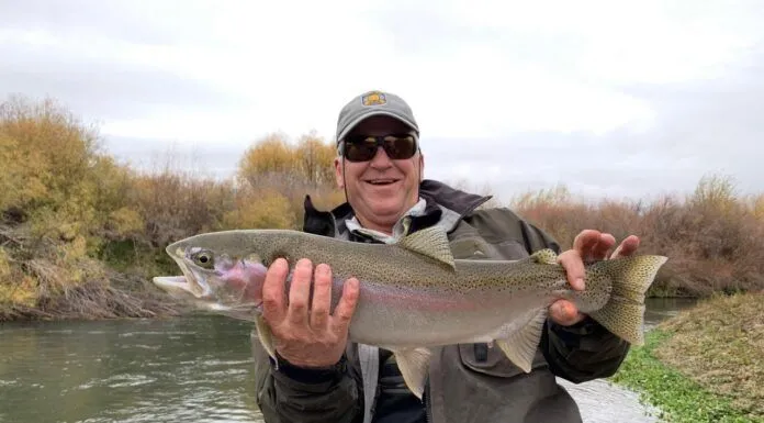 Fly Fishing Eastern Idaho with Elden Berrett – East Idaho Fly Tying Expo, Salmon Fly Hatch (Traveled #46)