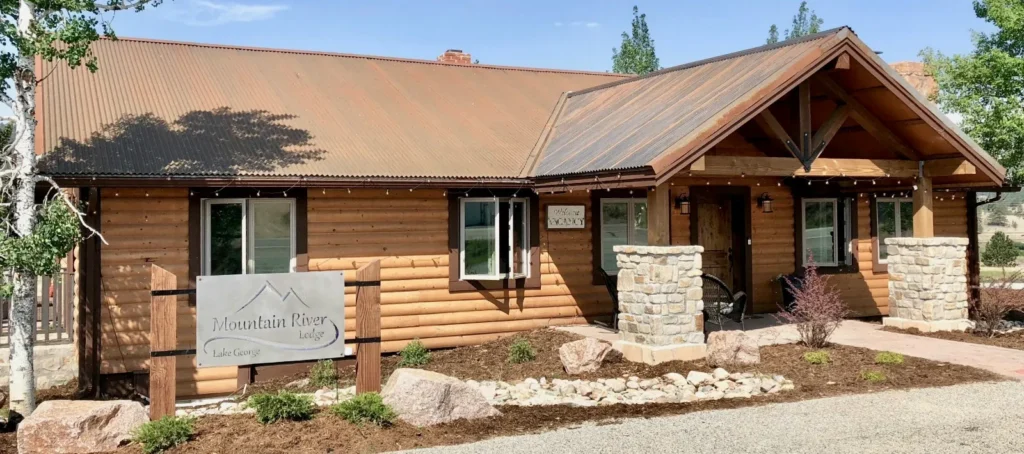 Mountain River Lodge - exterior